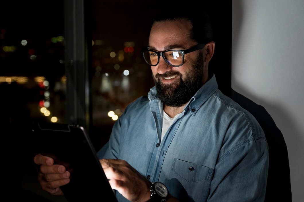 Equipe de desenvolvimento criando soluções digitais personalizadas.